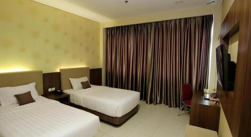 Asoka Luxury Hotel Bandar Lampung Exterior foto