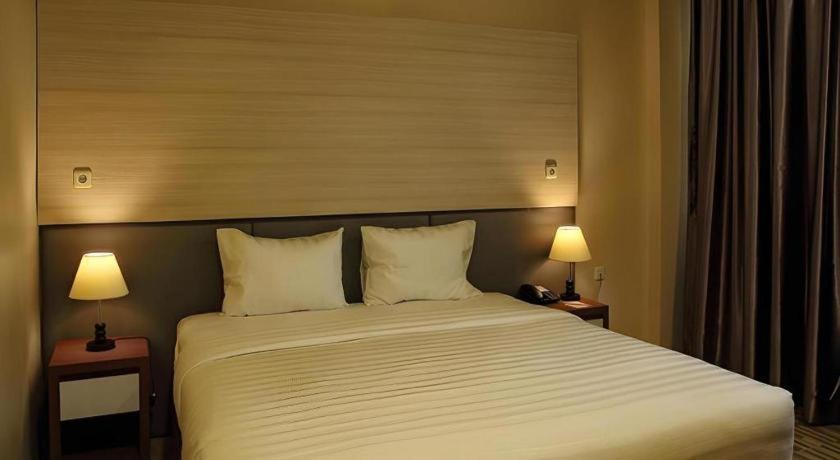 Asoka Luxury Hotel Bandar Lampung Exterior foto