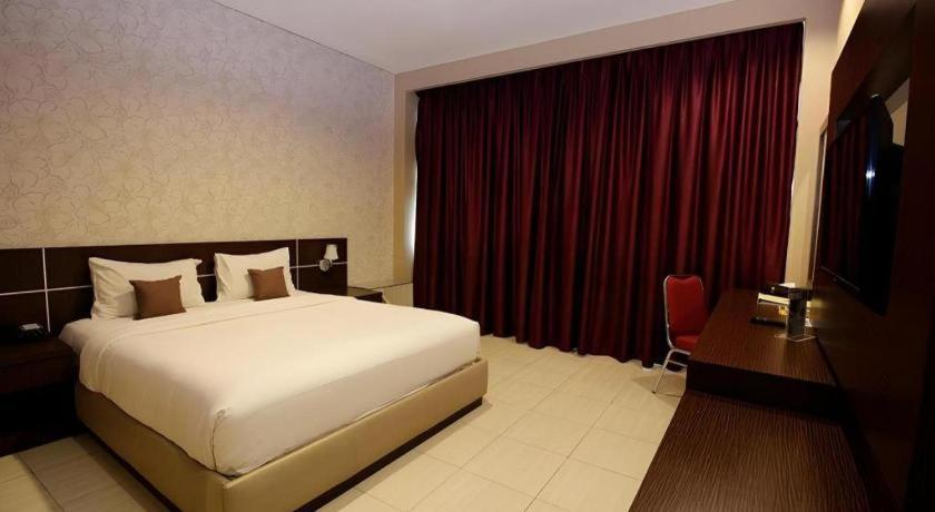 Asoka Luxury Hotel Bandar Lampung Exterior foto