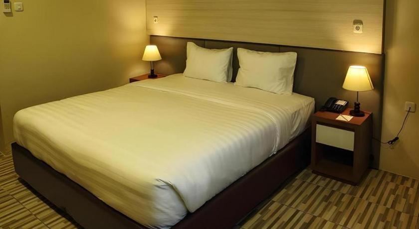 Asoka Luxury Hotel Bandar Lampung Exterior foto