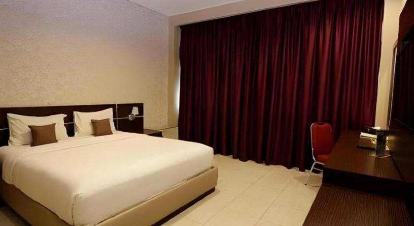 Asoka Luxury Hotel Bandar Lampung Exterior foto