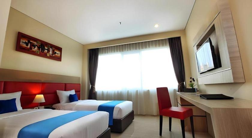 Asoka Luxury Hotel Bandar Lampung Exterior foto