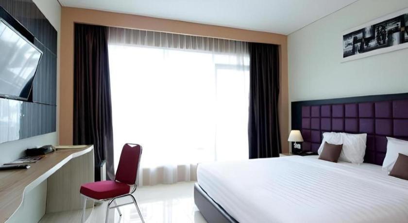 Asoka Luxury Hotel Bandar Lampung Exterior foto